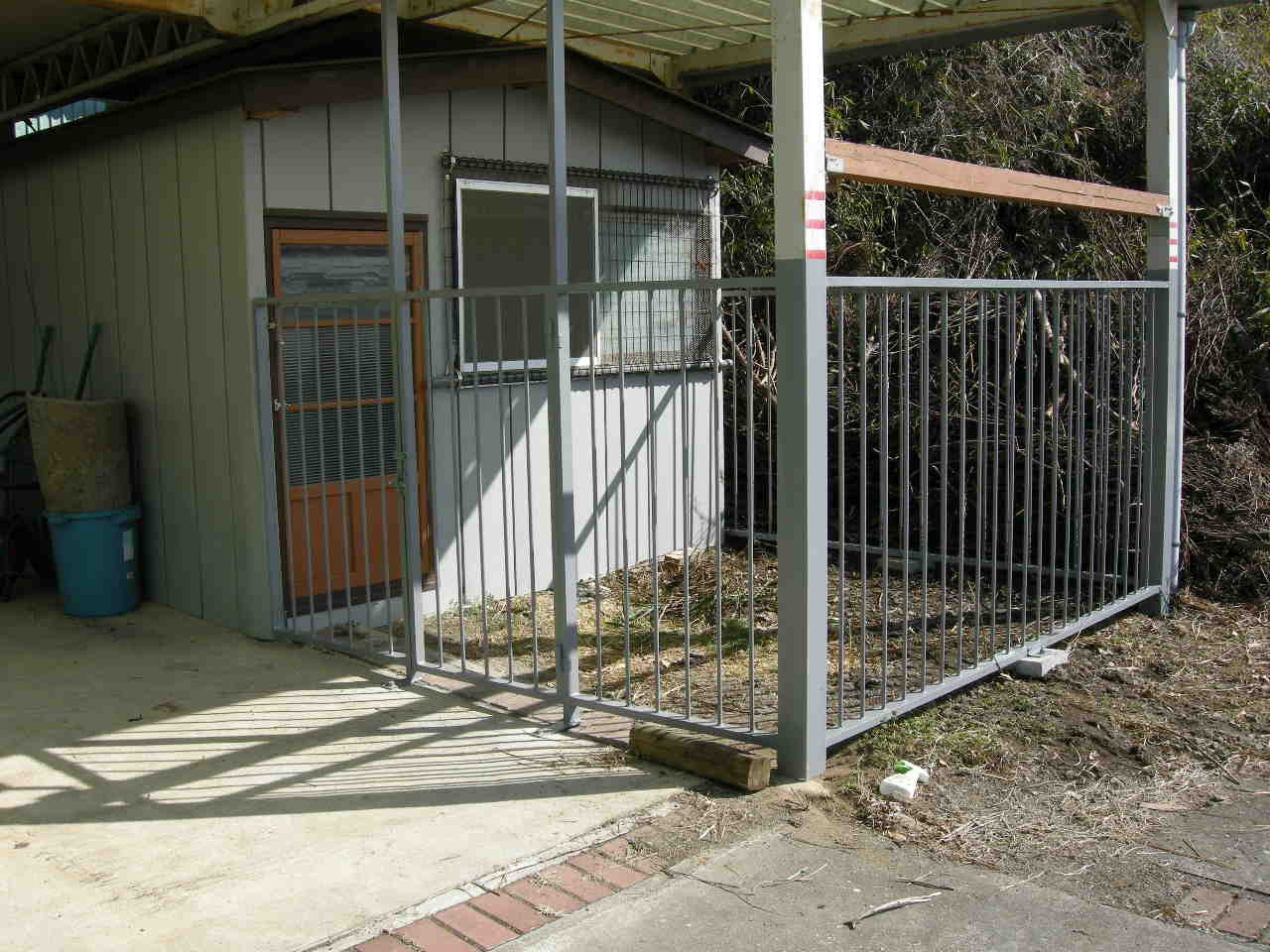 犬小屋 設置工事